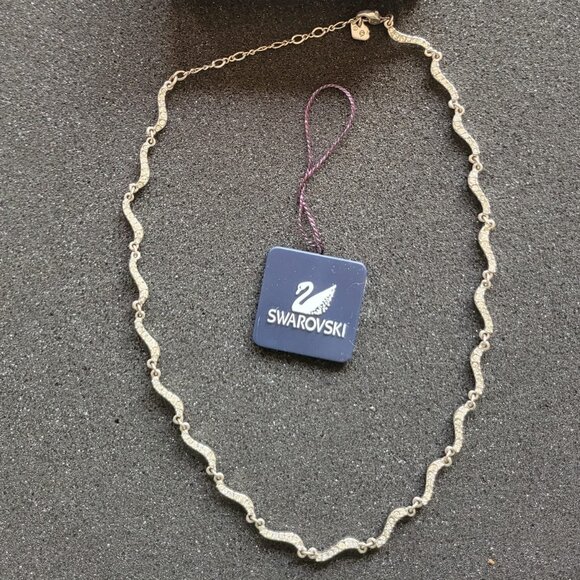 SWAROVSKI Crystal Jewelry Set (Necklace + Earrings) *EXCELLENT CONDITION* - Picture 2 of 7